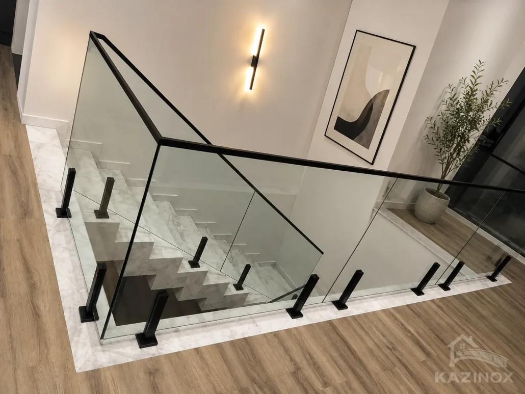 Guarda corpo de Inox com Vidro - Com pintura eletrostática - Kazinox